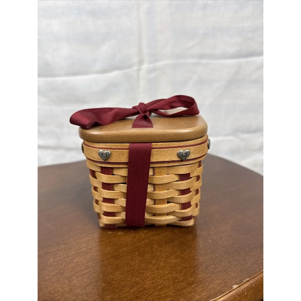 Longaberger 2002 Small Sweetest Gift Sweetheart Basket, Protector & Ribbon‎ Lid,